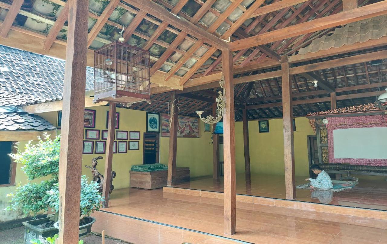 Nara Homestay Syariah Mangunan Exterior photo