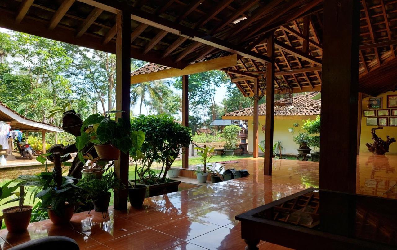 Nara Homestay Syariah Mangunan Exterior photo